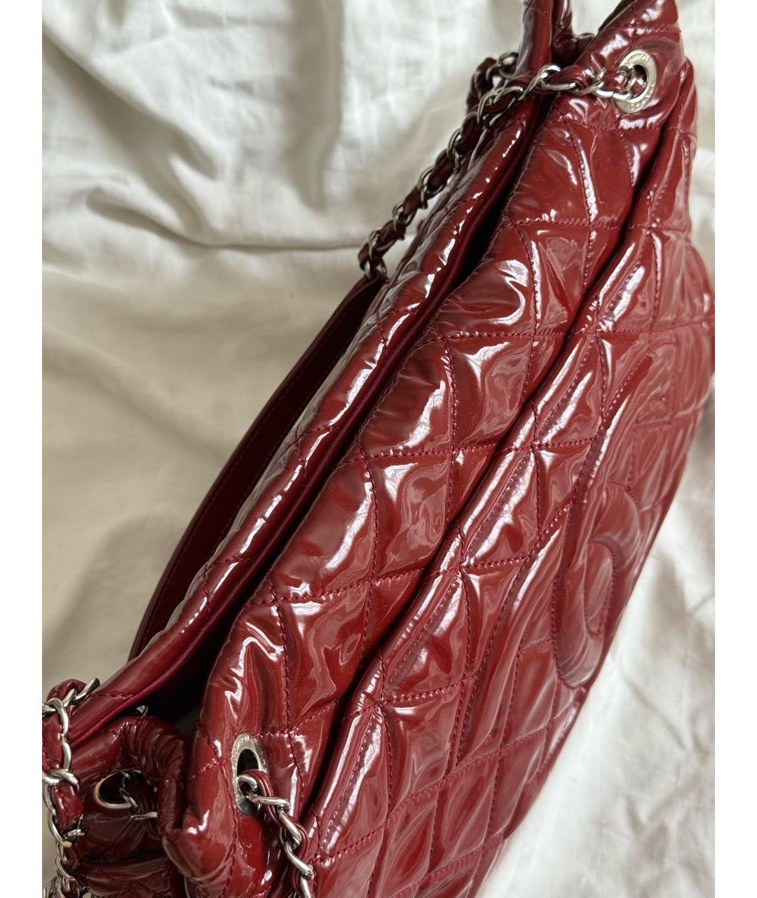 CHANEL Красная сумка с короткими ручками из лакированной кожи, фото 4