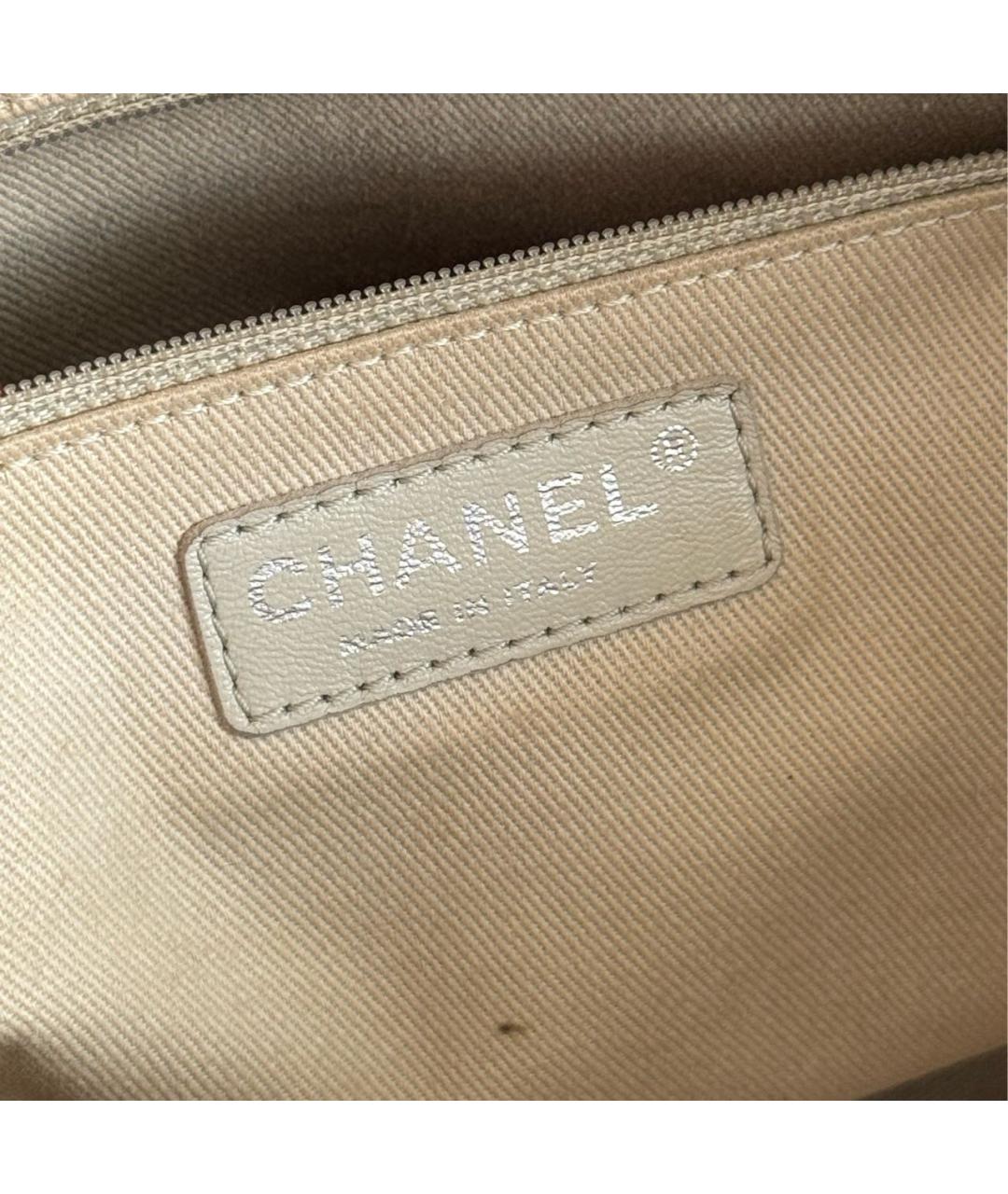 CHANEL Красная сумка с короткими ручками из лакированной кожи, фото 7