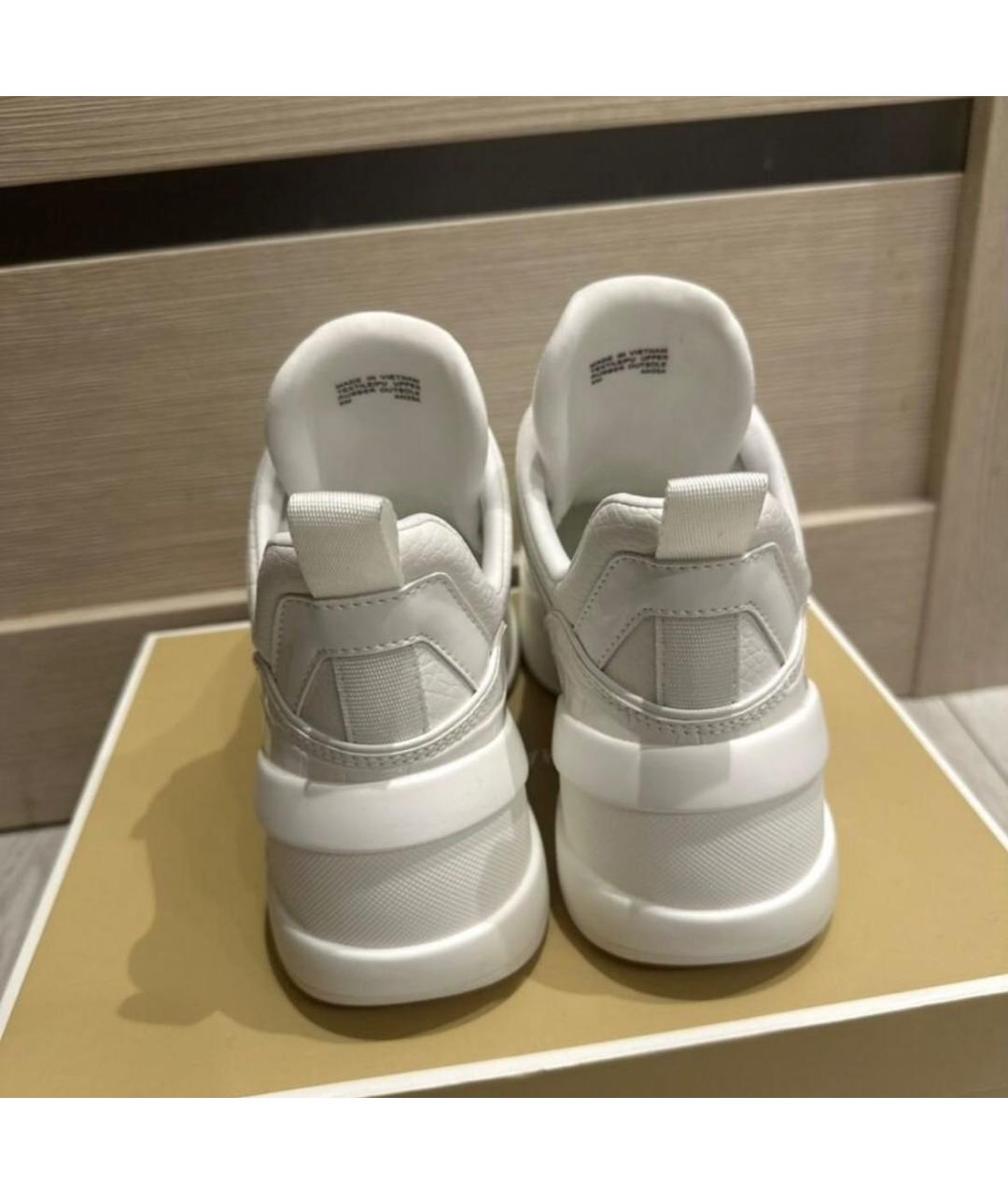 MICHAEL KORS Белые кроссовки из искусственной кожи, фото 5