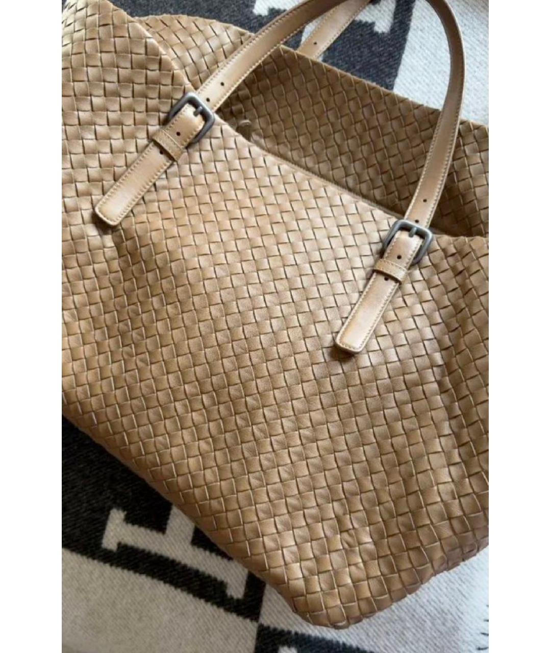BOTTEGA VENETA Бежевая кожаная сумка с короткими ручками, фото 4