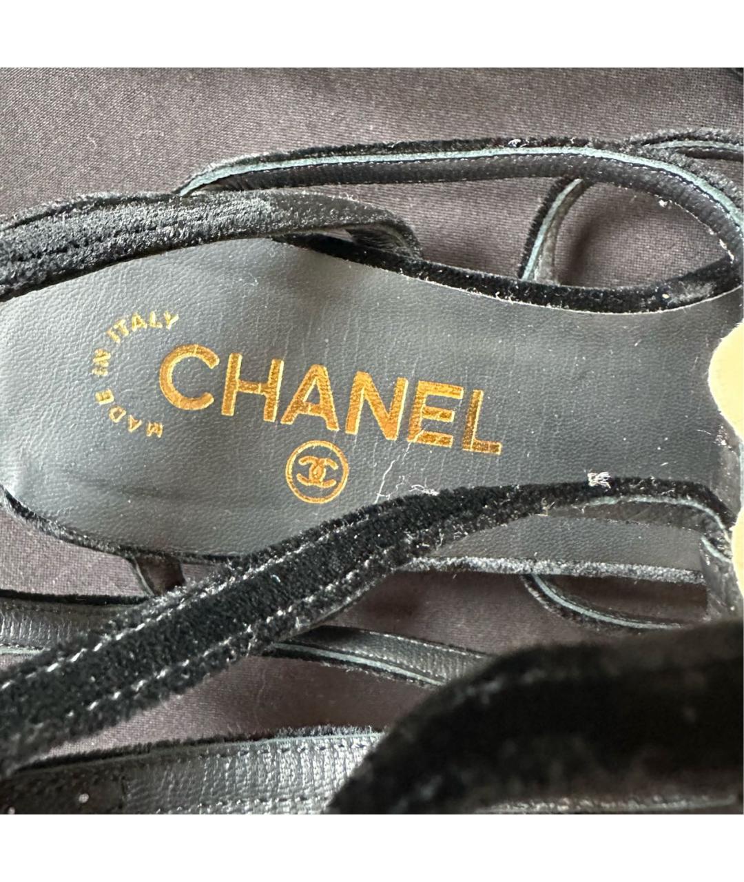 CHANEL Черные бархатные босоножки, фото 5
