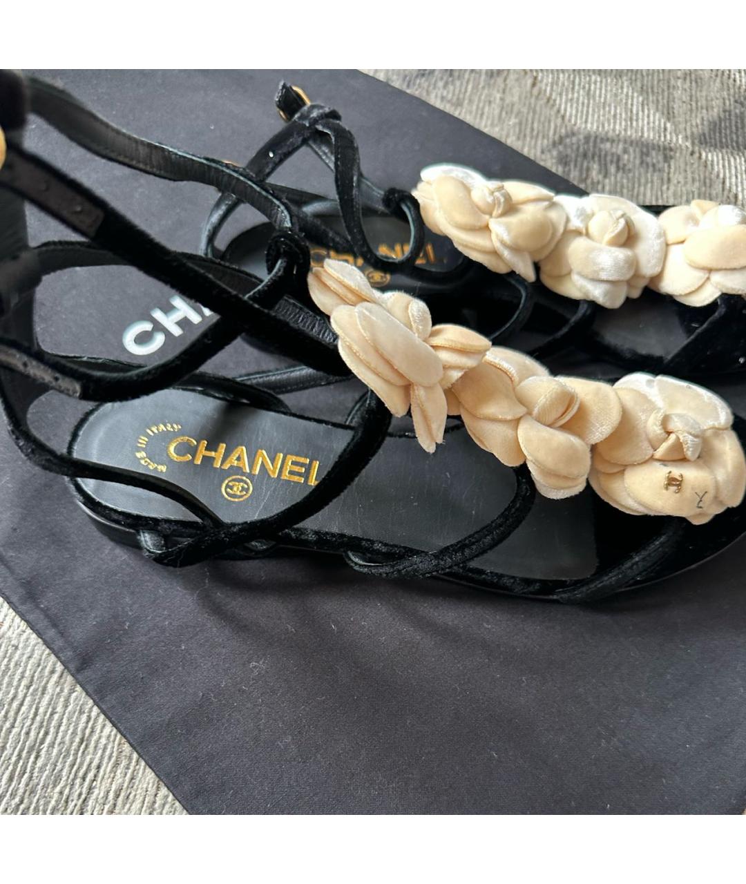 CHANEL Черные бархатные босоножки, фото 4