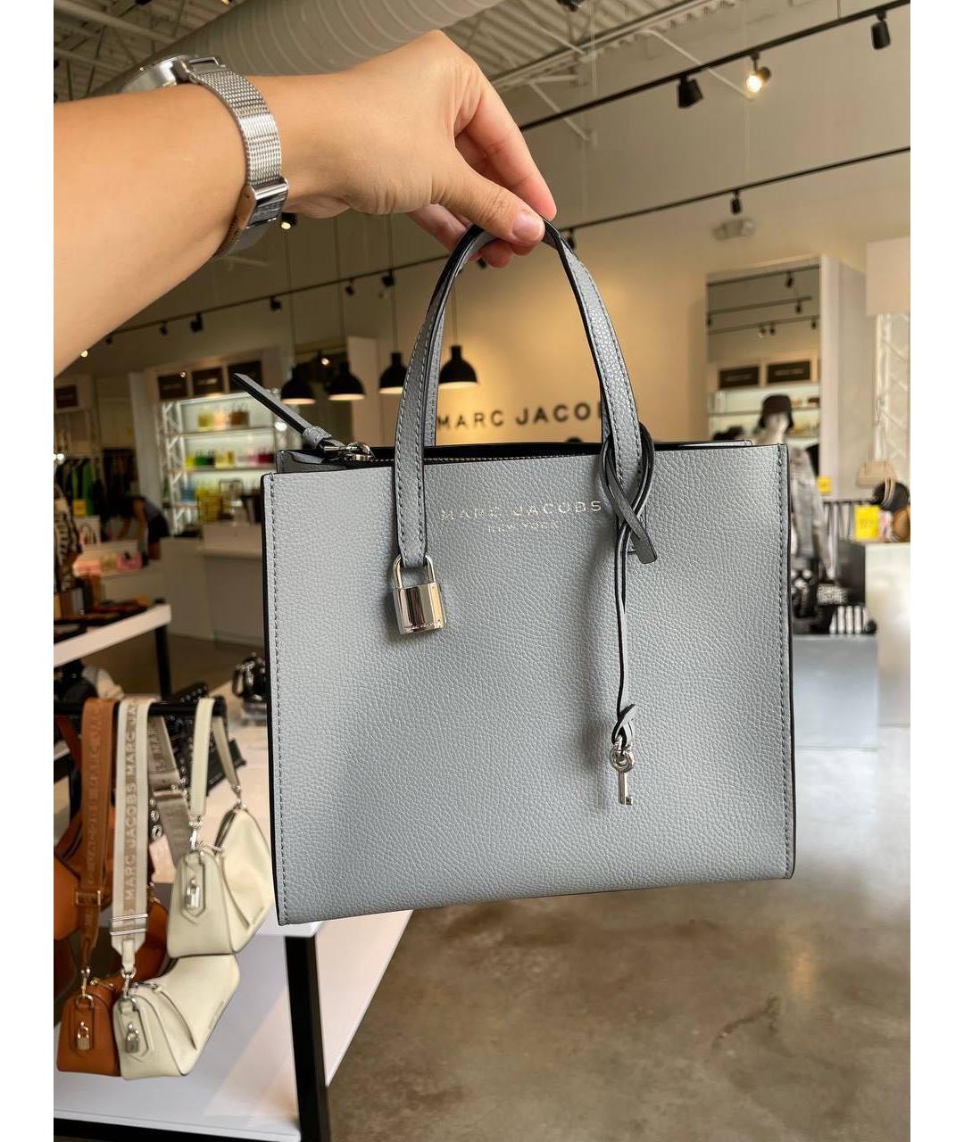 MARC JACOBS Серая кожаная сумка с короткими ручками, фото 2