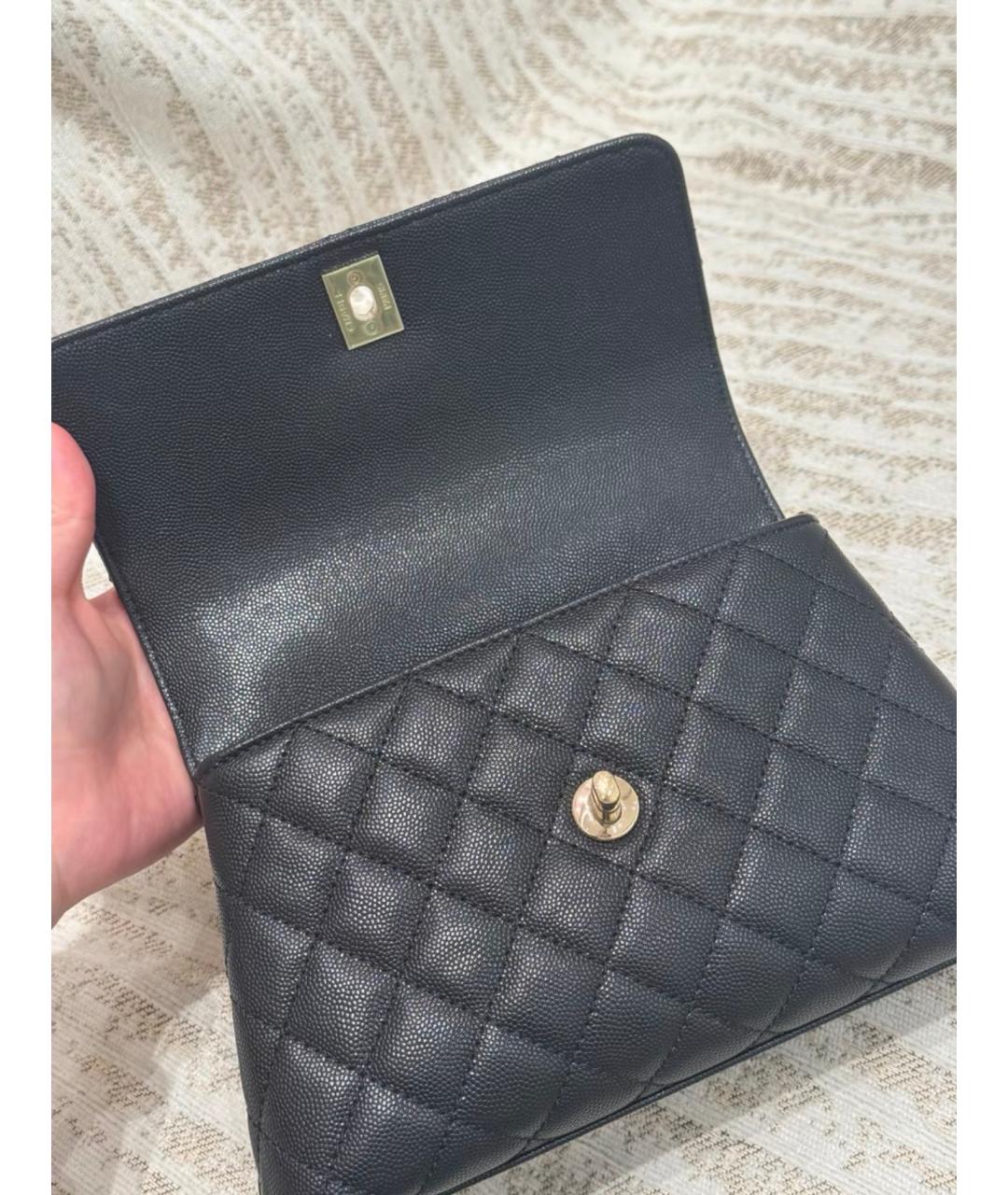CHANEL Черная кожаная сумка с короткими ручками, фото 6