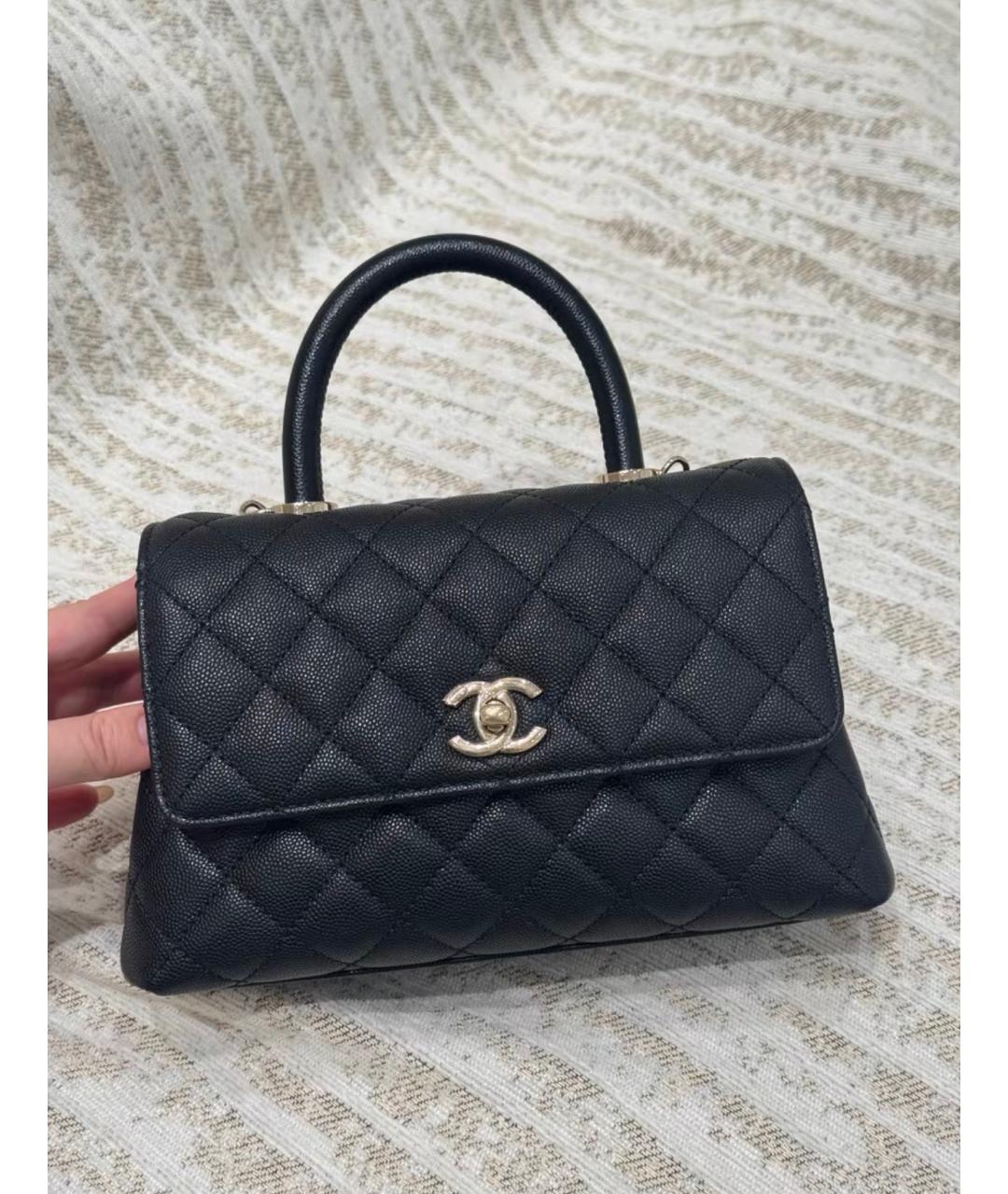 CHANEL Черная кожаная сумка с короткими ручками, фото 2