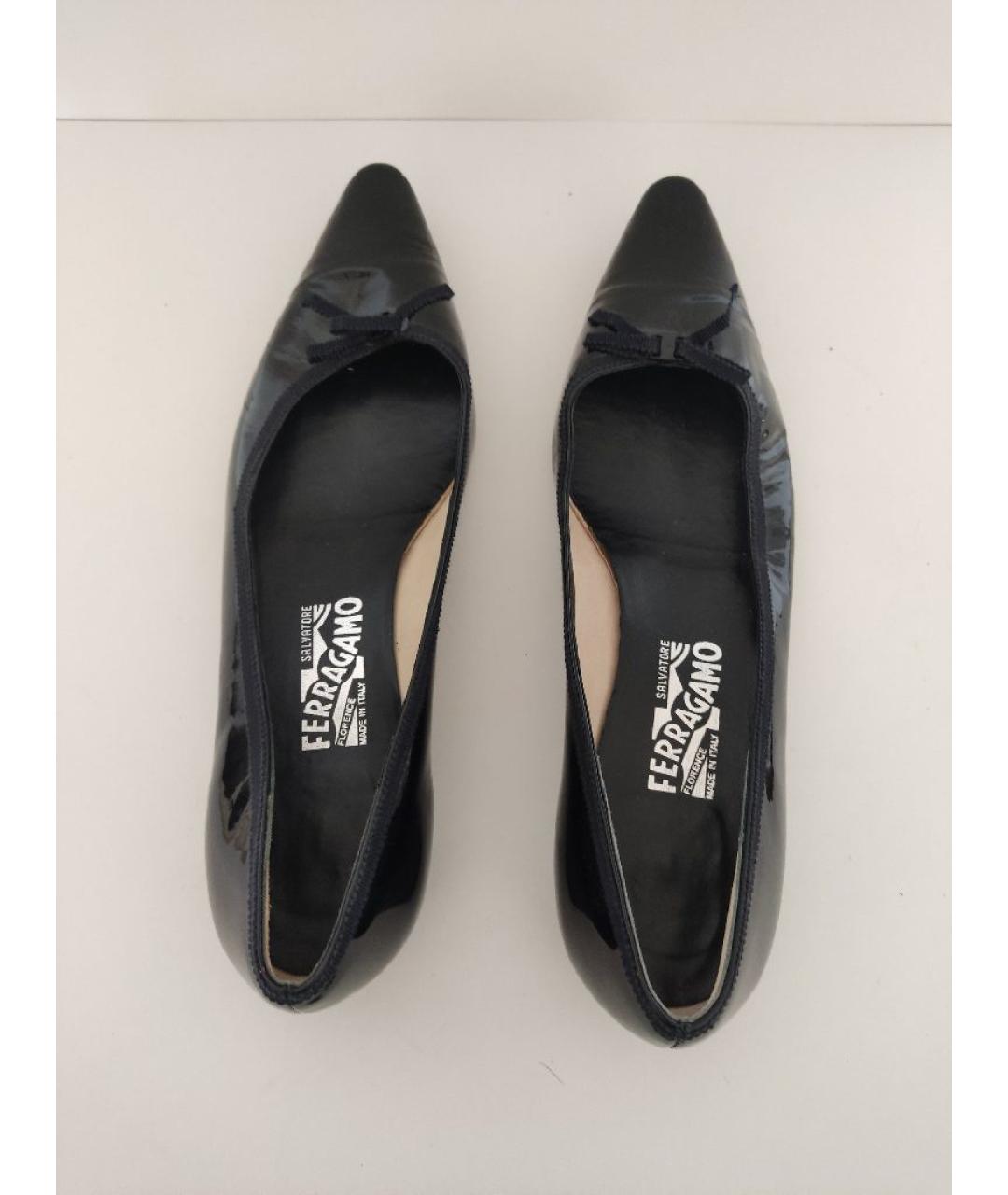 FERRAGAMO Черные туфли из лакированной кожи, фото 3