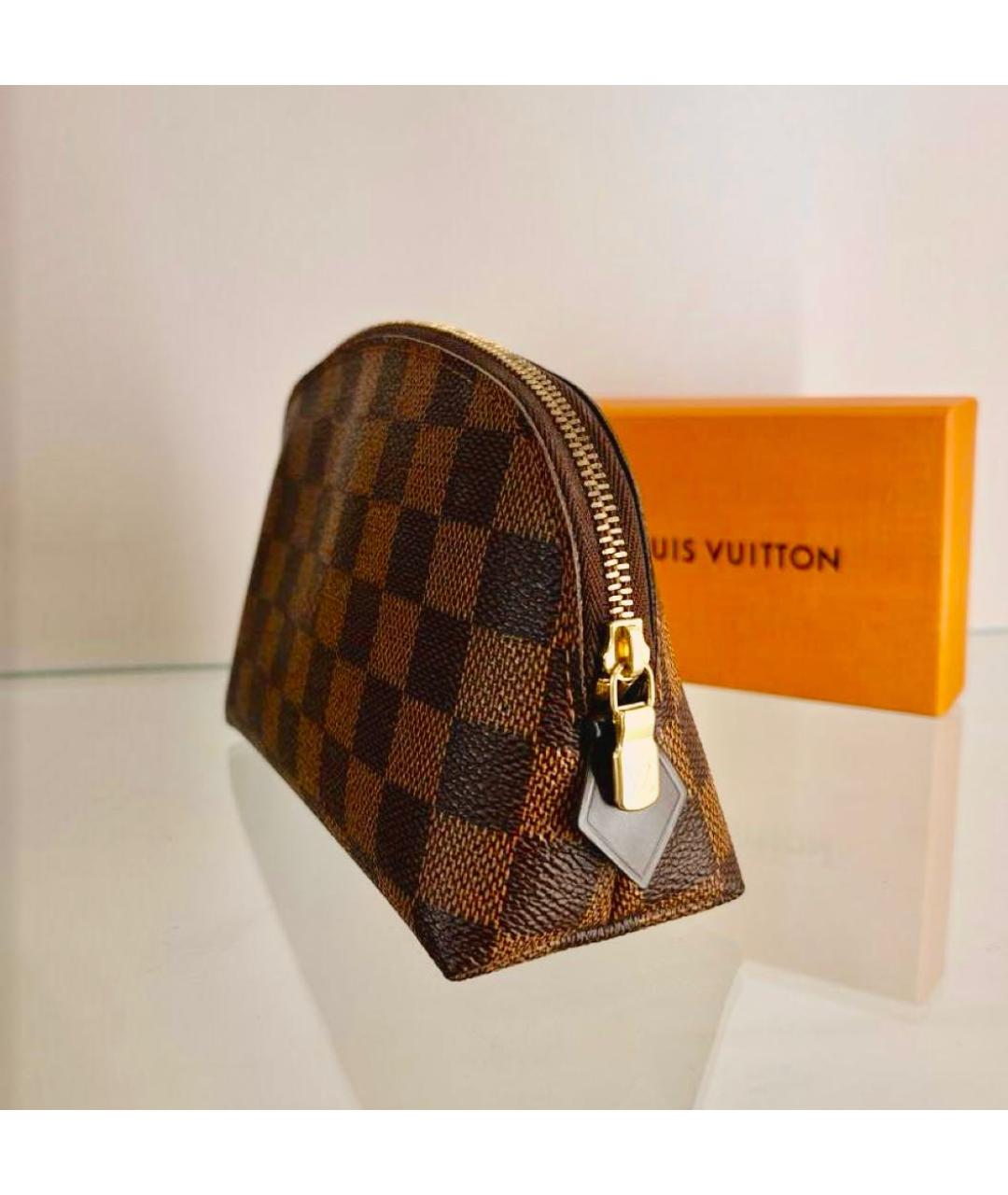 LOUIS VUITTON Коричневая косметичка, фото 6