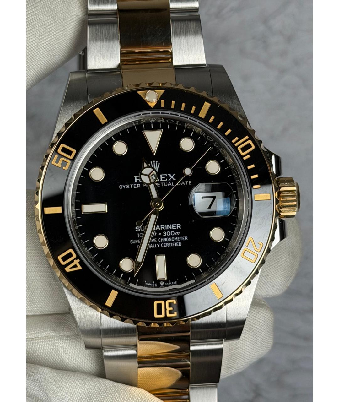 ROLEX Черные часы из желтого золота, фото 3