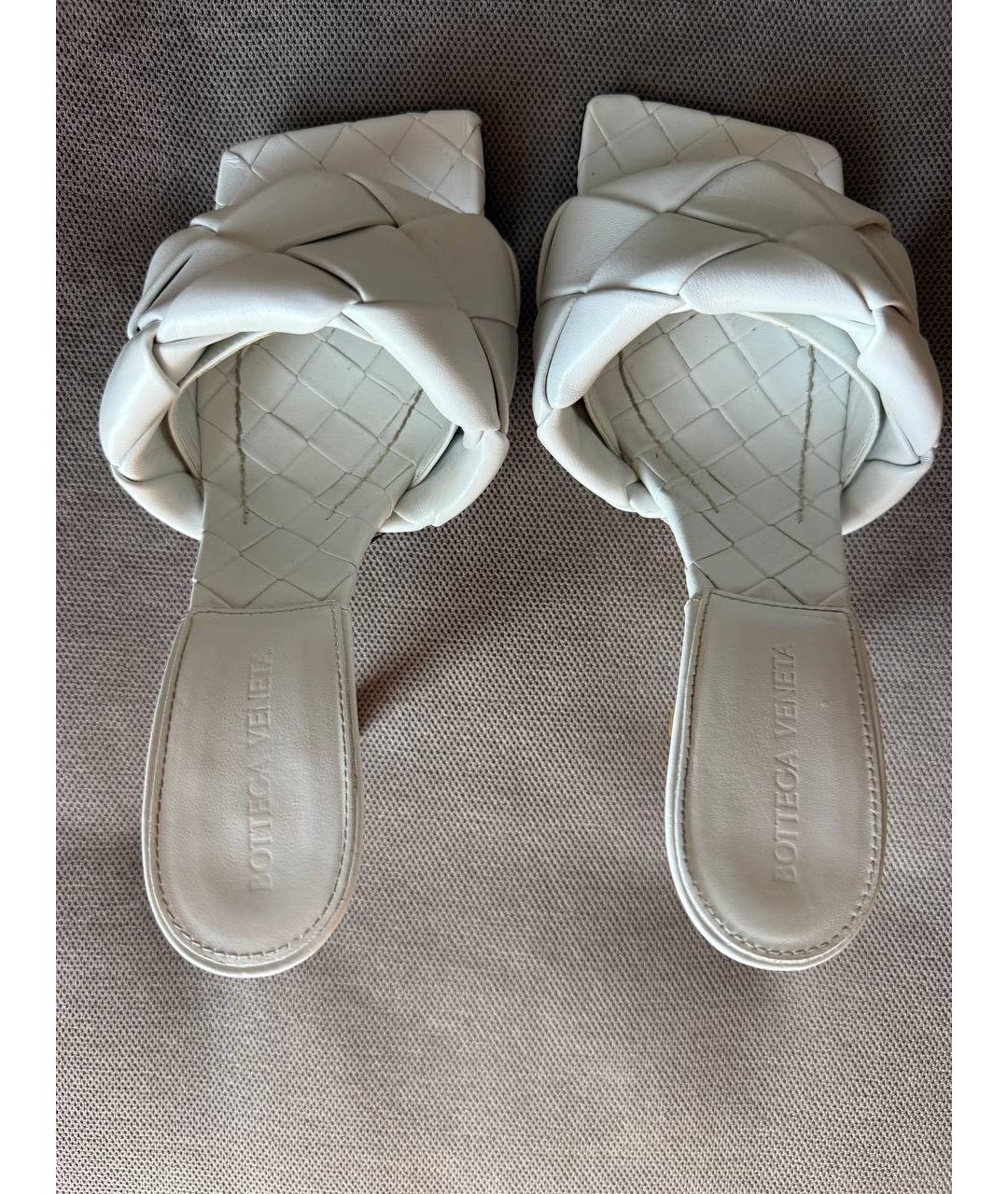 BOTTEGA VENETA Белые кожаные мюли, фото 3