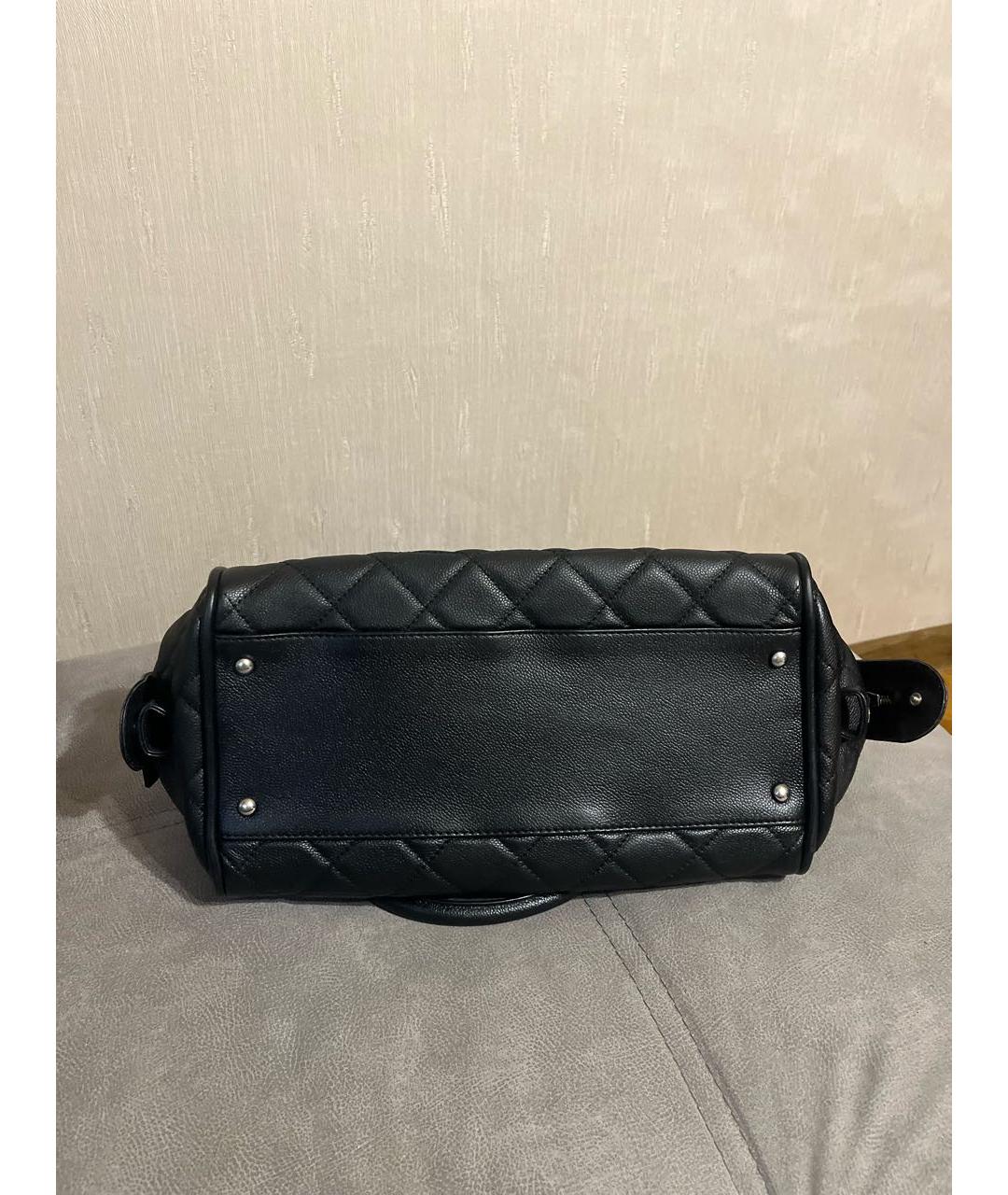 CHANEL Черная кожаная сумка с короткими ручками, фото 4
