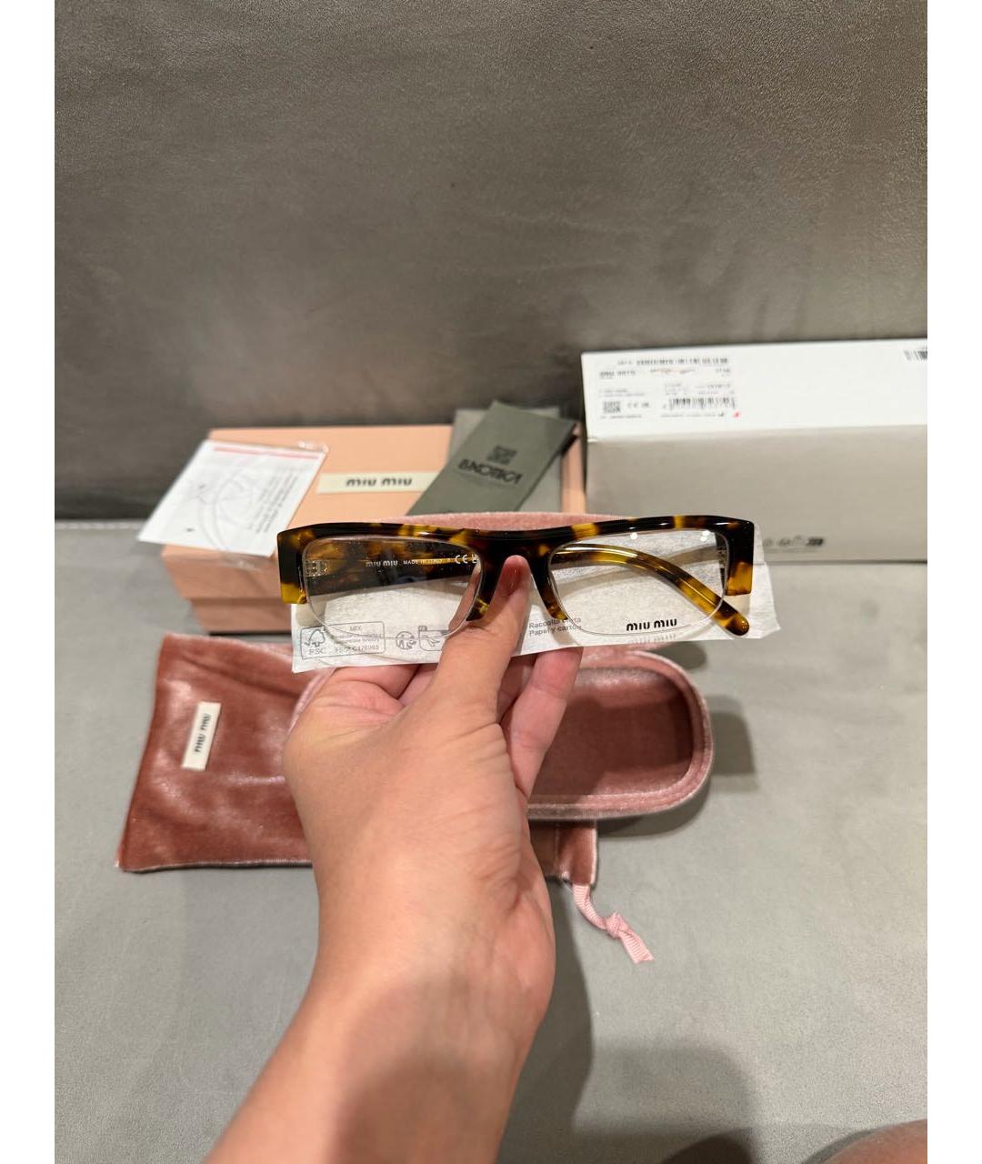 MIU MIU Коричневые пластиковые солнцезащитные очки, фото 2