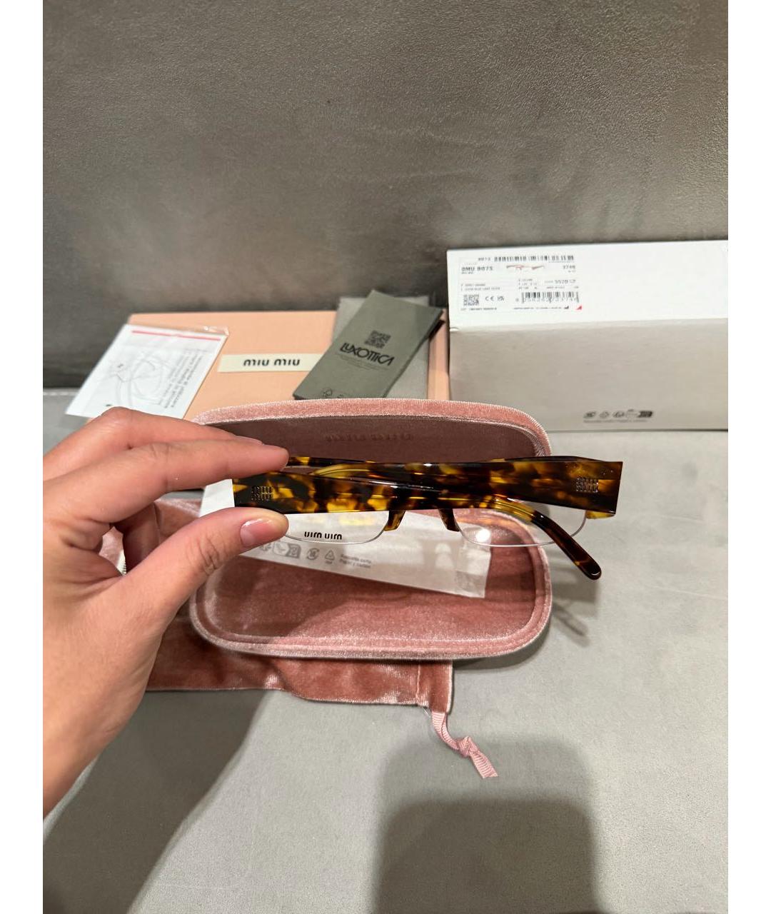 MIU MIU Коричневые пластиковые солнцезащитные очки, фото 4