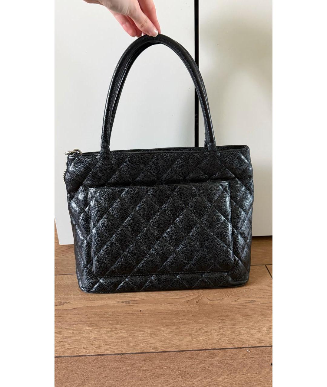 CHANEL Черная кожаная сумка тоут, фото 2
