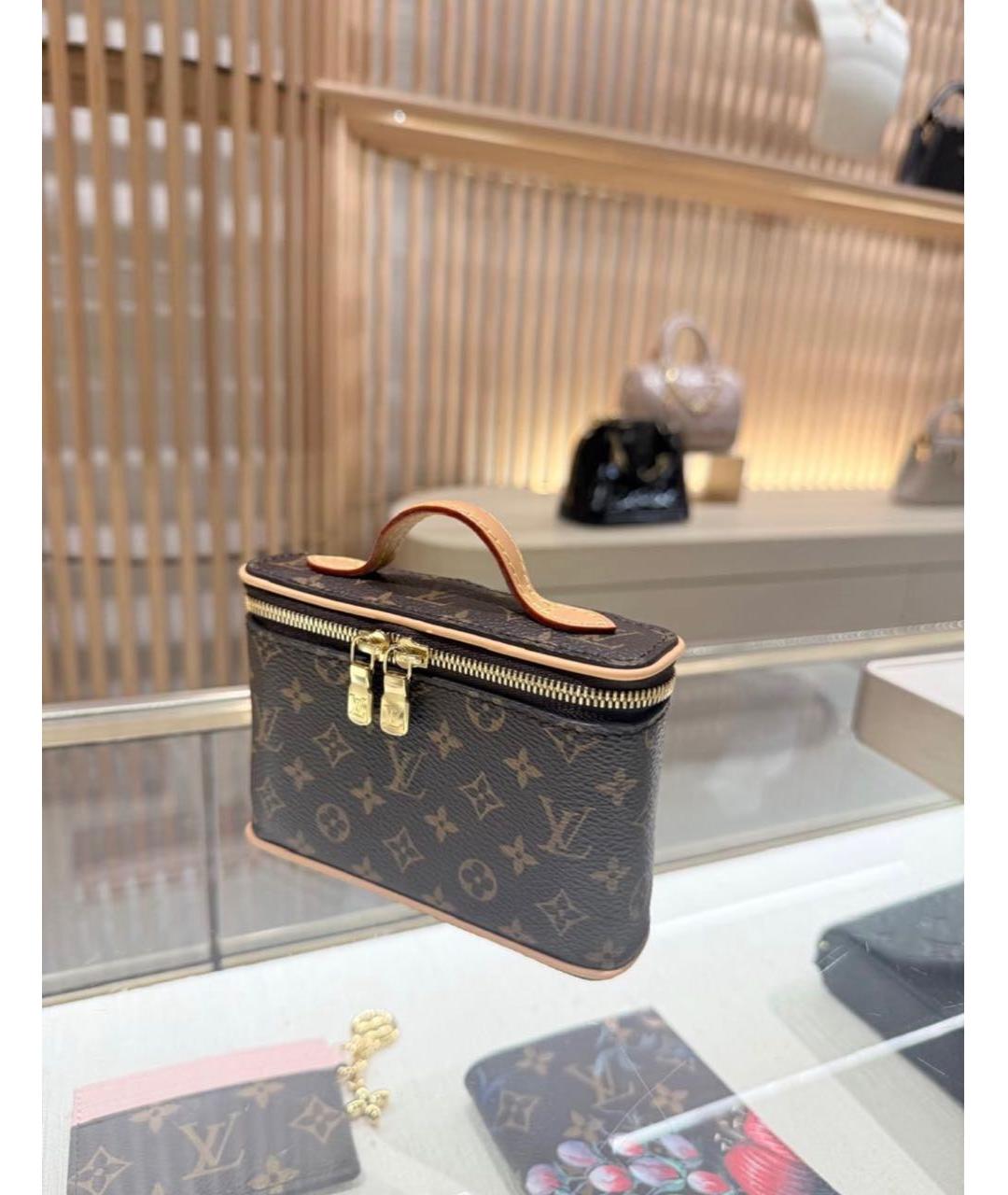 LOUIS VUITTON Коричневая кожаная косметичка, фото 7