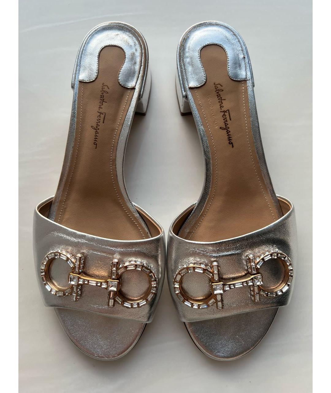 FERRAGAMO Серебряные кожаные мюли, фото 2