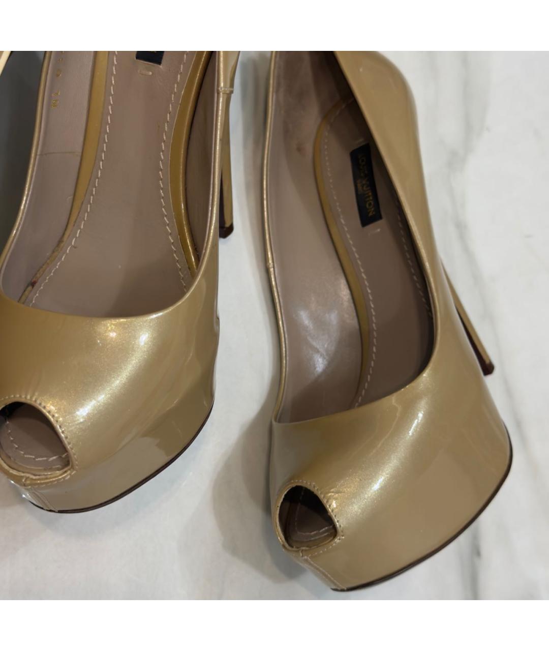 LOUIS VUITTON Золотые туфли из лакированной кожи, фото 3