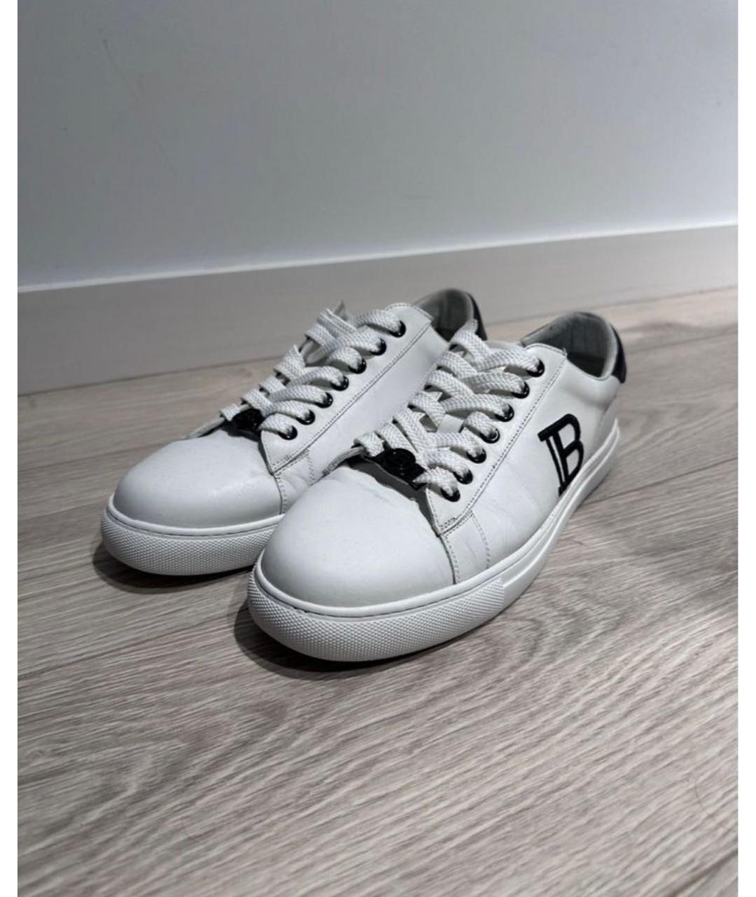 BALMAIN Белые низкие кроссовки / кеды из искусственной кожи, фото 2