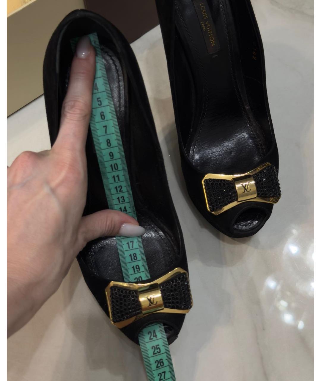 LOUIS VUITTON Черные замшевые туфли, фото 6