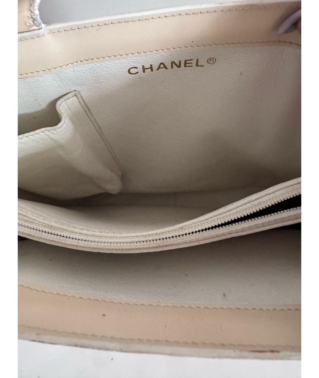 CHANEL Бежевая сумка тоут из лакированной кожи, фото 5