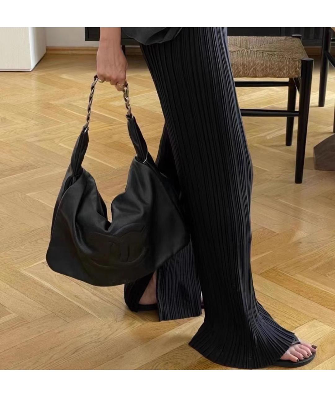 CHANEL Черная кожаная сумка через плечо, фото 3