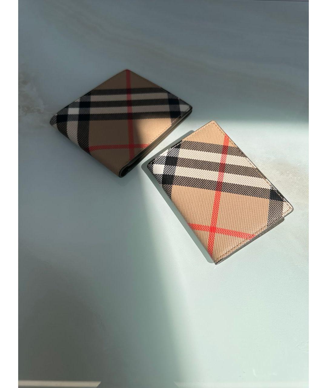 BURBERRY Бежевый кожаный кардхолдер, фото 5