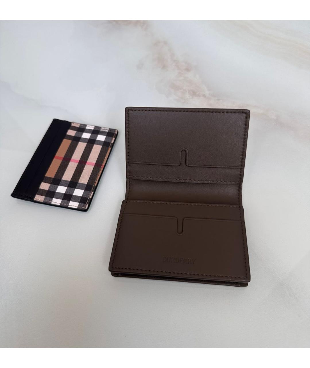 BURBERRY Бежевый кожаный кардхолдер, фото 4