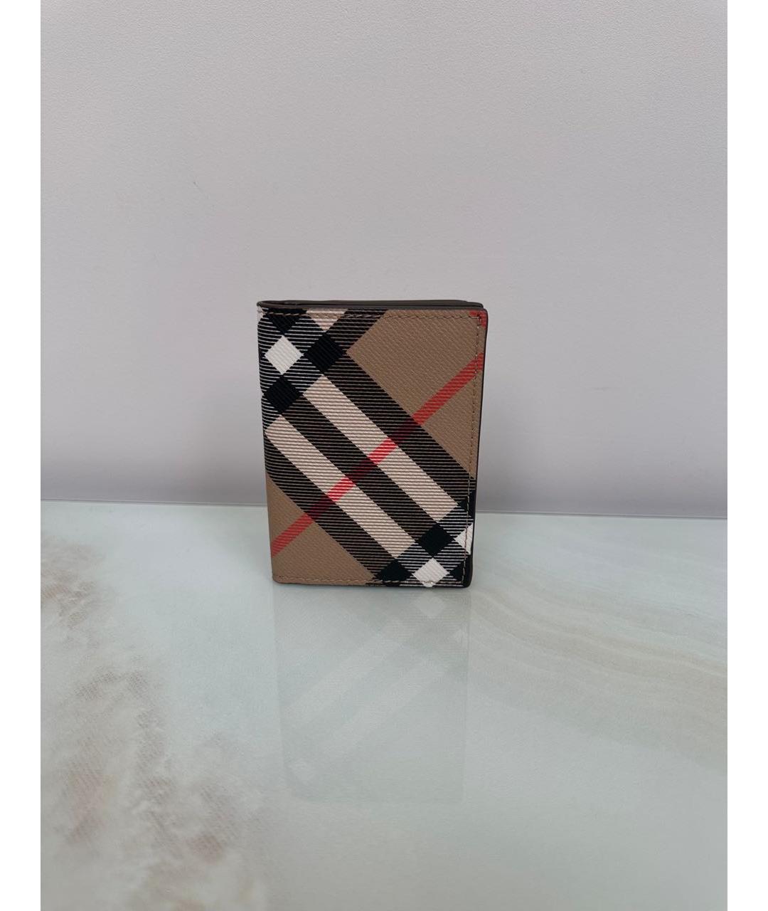 BURBERRY Бежевый кожаный кардхолдер, фото 6