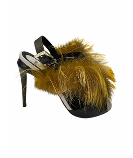 

Босоножки FENDI