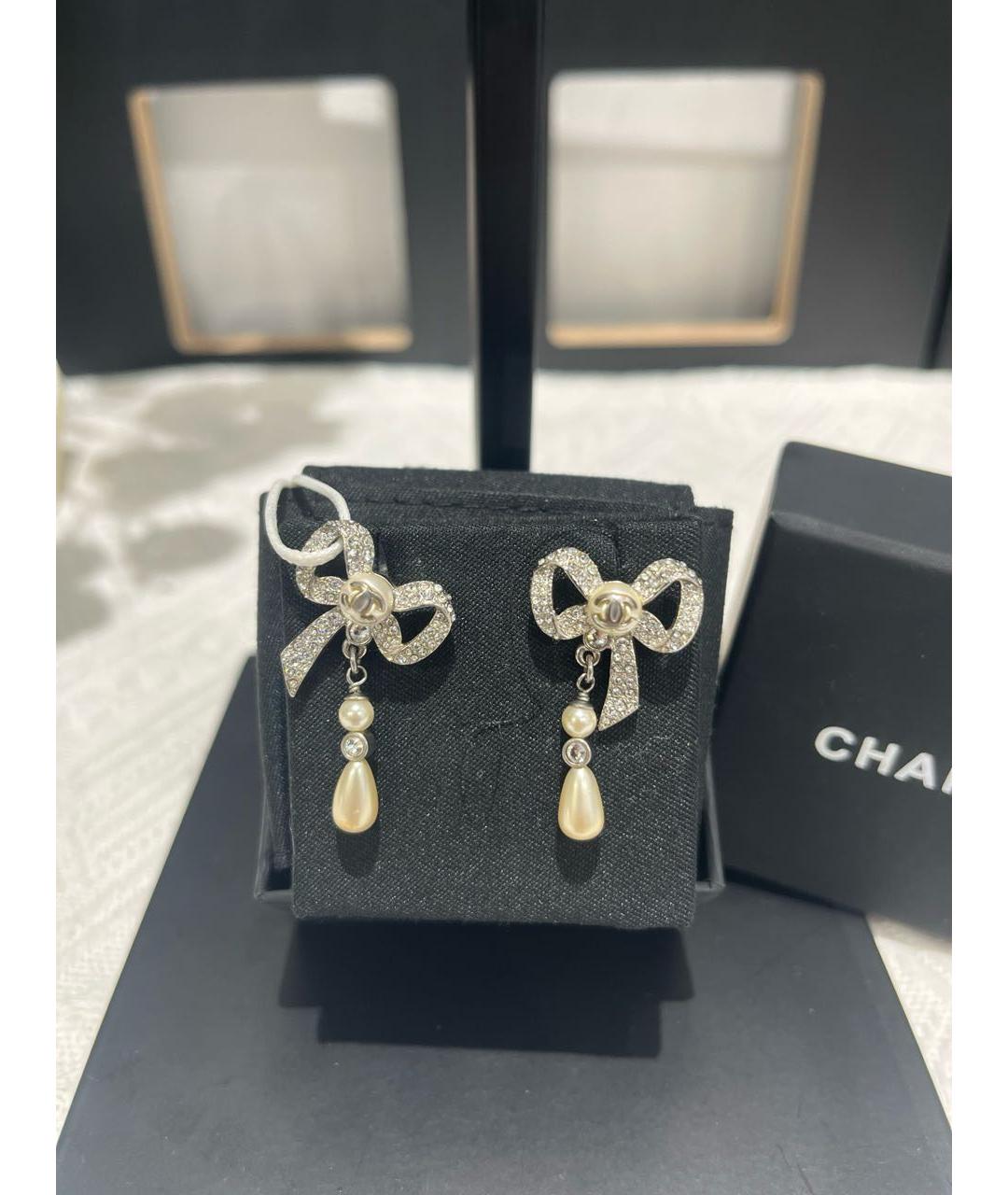 CHANEL Бежевые серьги, фото 2