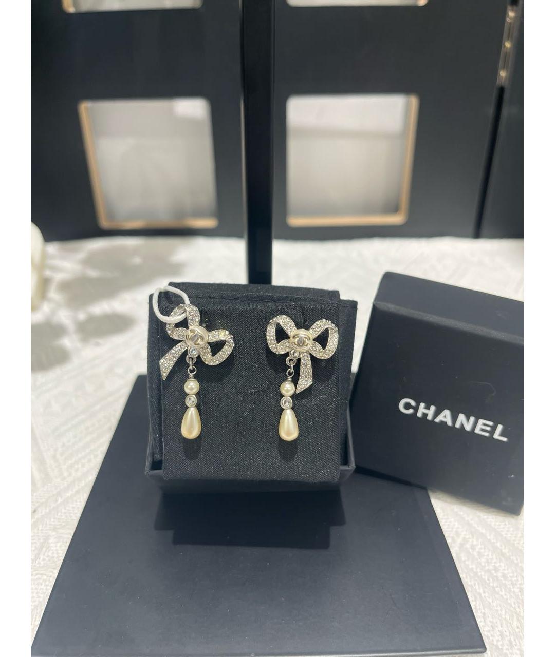 CHANEL Бежевые серьги, фото 4