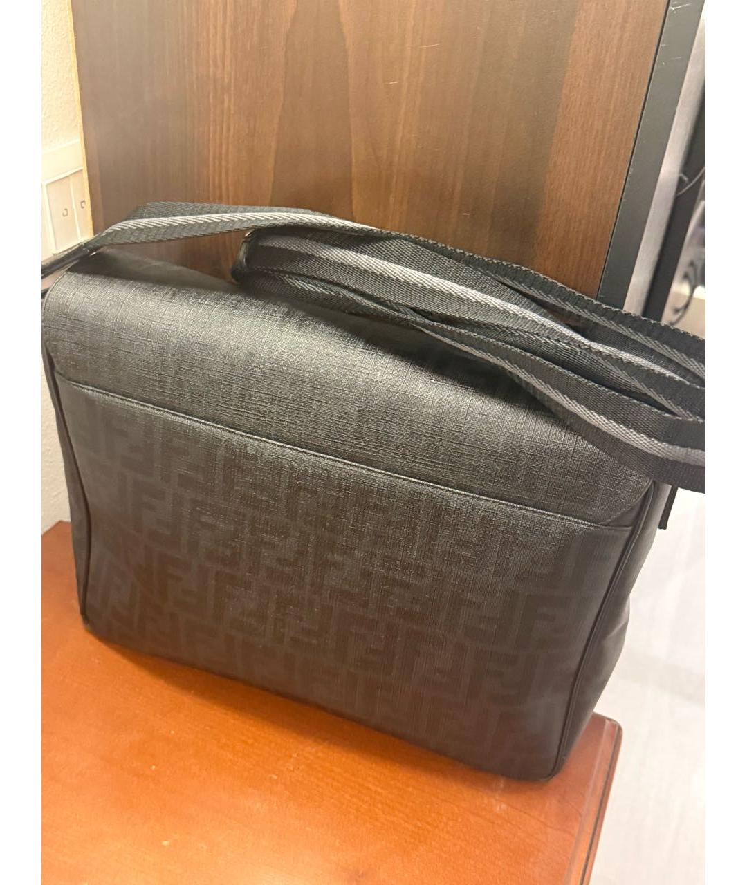 FENDI Черная сумка на плечо из искусственной кожи, фото 2