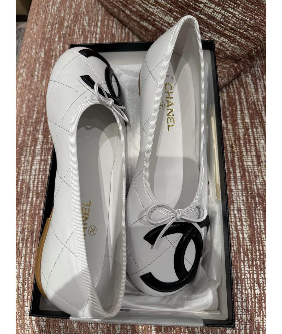 CHANEL Белые кожаные балетки, фото 2