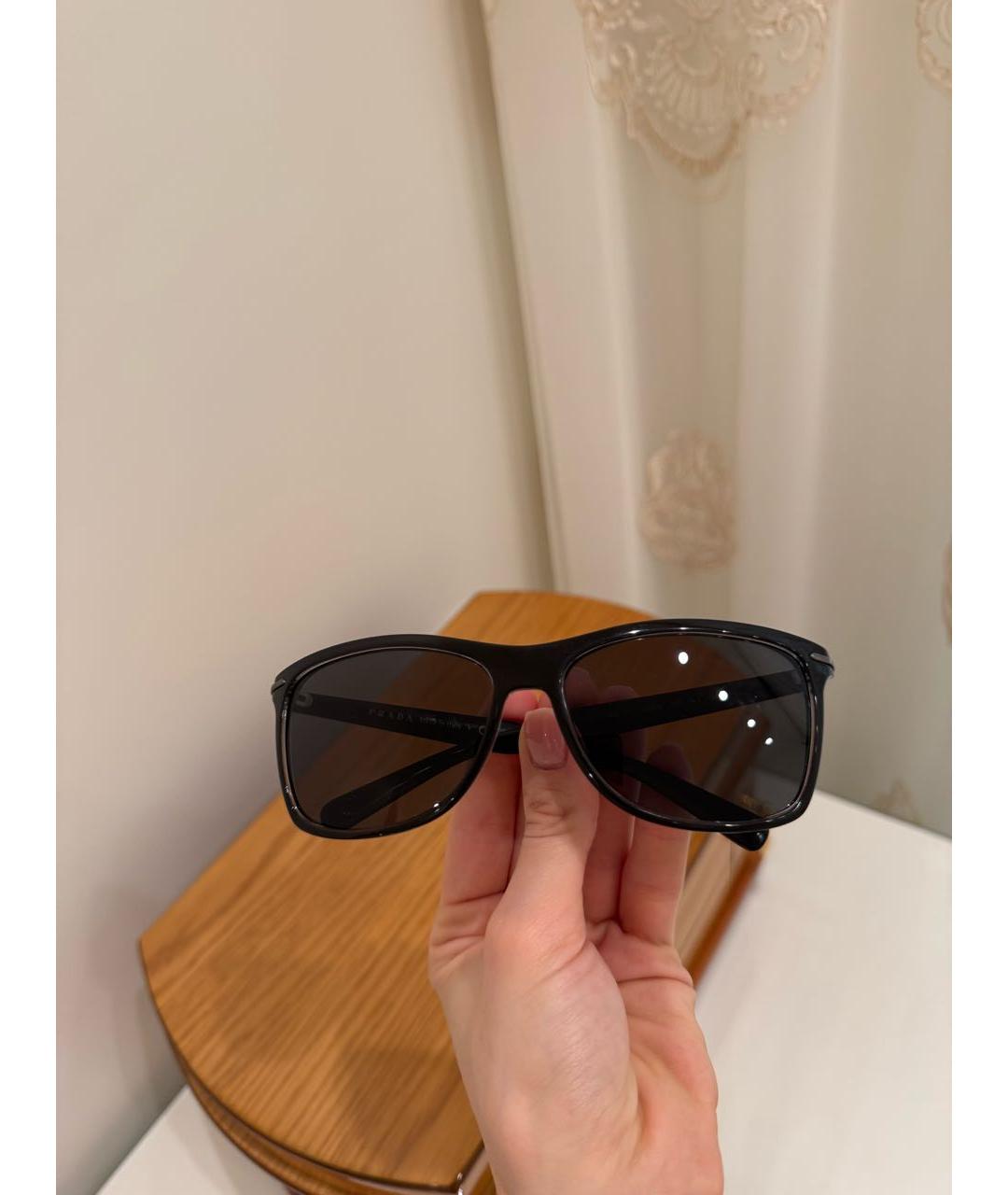 PRADA Черные пластиковые солнцезащитные очки, фото 2