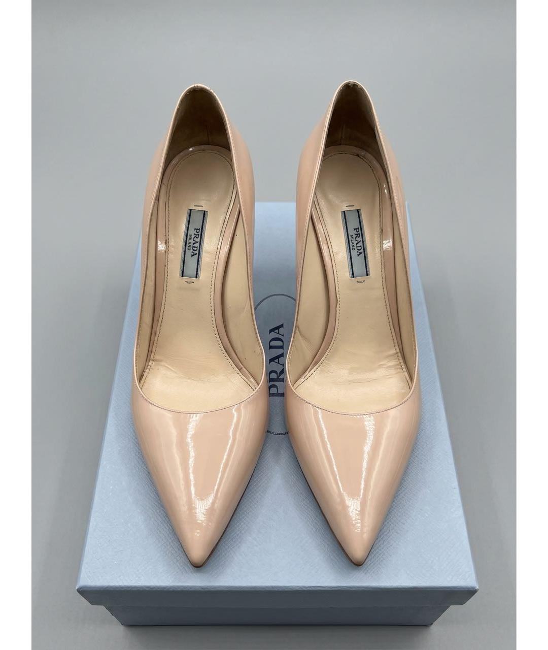 PRADA Бежевые туфли из лакированной кожи, фото 2