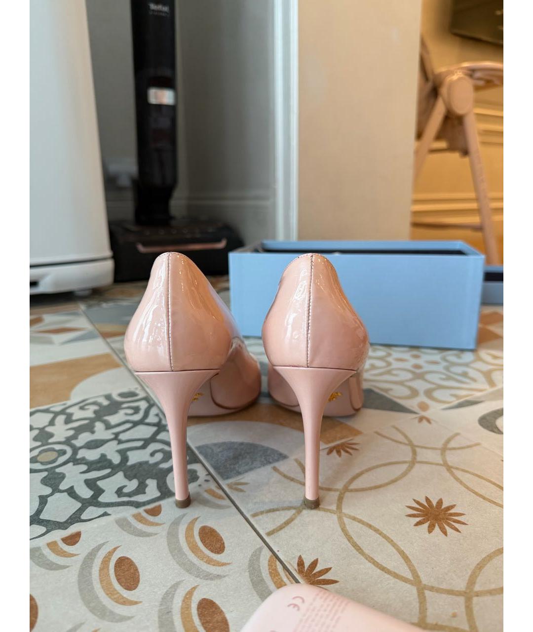 PRADA Бежевые туфли из лакированной кожи, фото 4