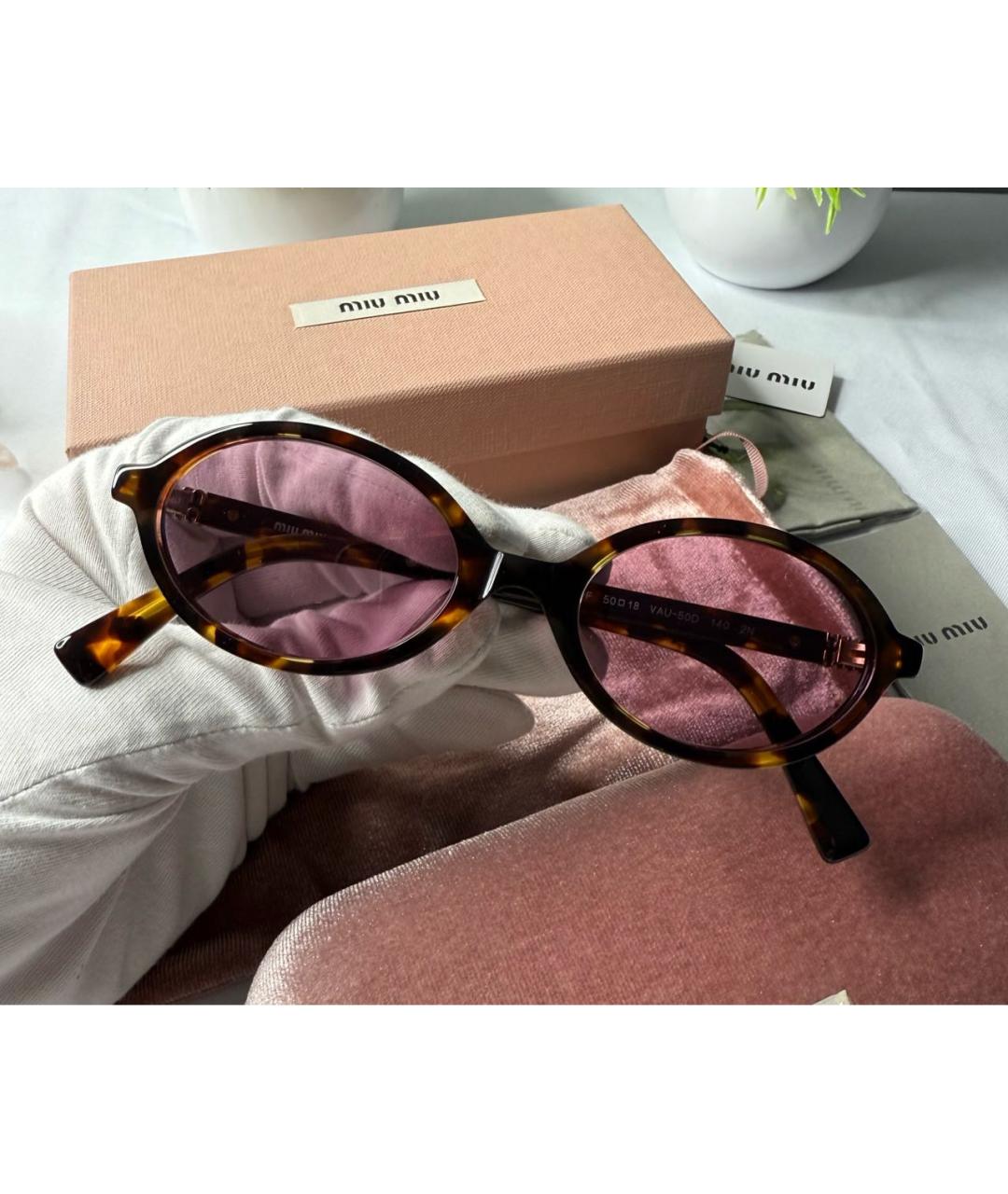 MIU MIU Фиолетовые пластиковые солнцезащитные очки, фото 3