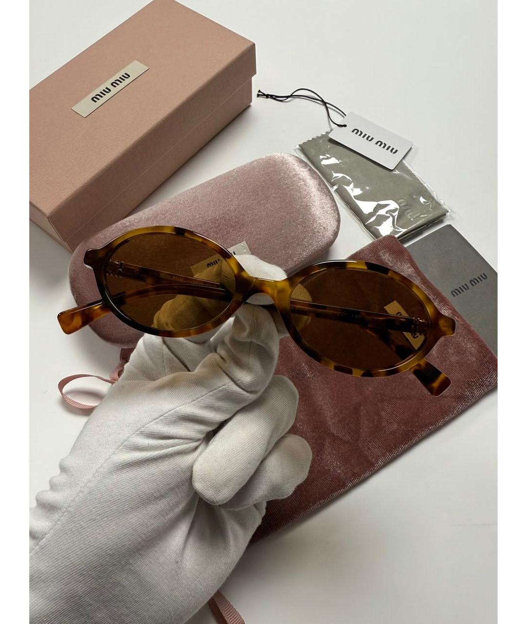 MIU MIU Коричневые пластиковые солнцезащитные очки, фото 3