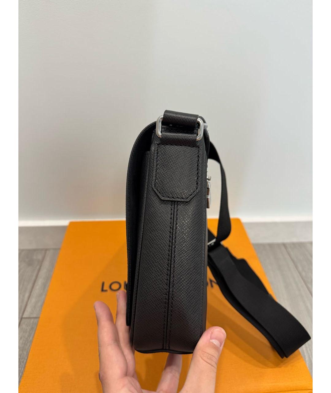 LOUIS VUITTON Черная кожаная сумка на плечо, фото 4