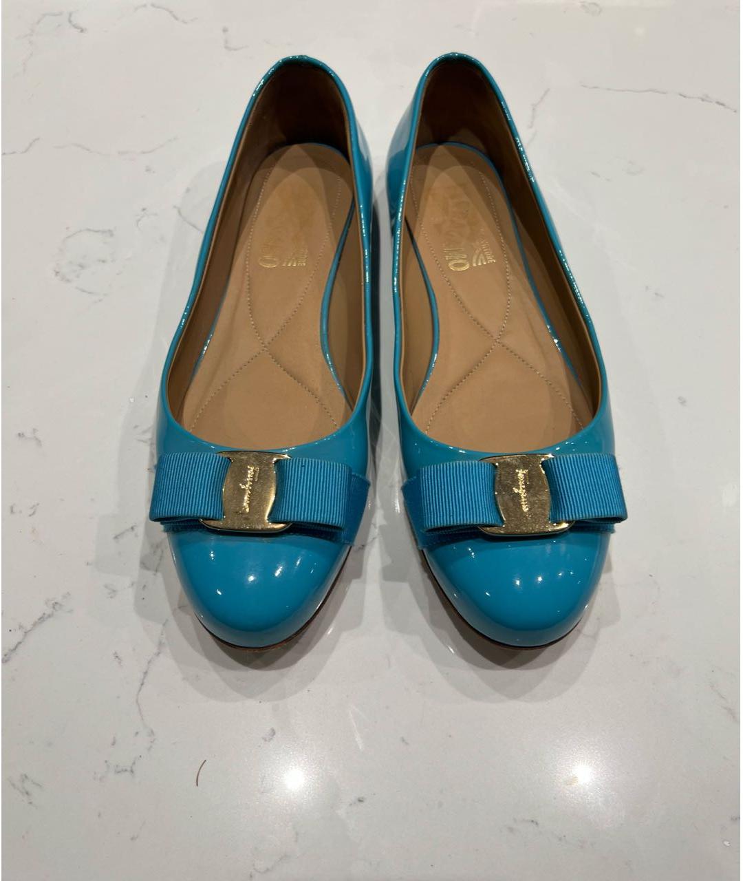 FERRAGAMO Бирюзовые балетки из лакированной кожи, фото 2