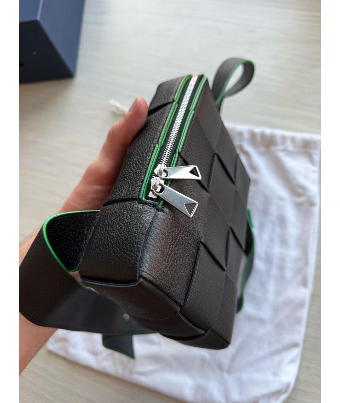 BOTTEGA VENETA Черная кожаная барсетка, фото 3