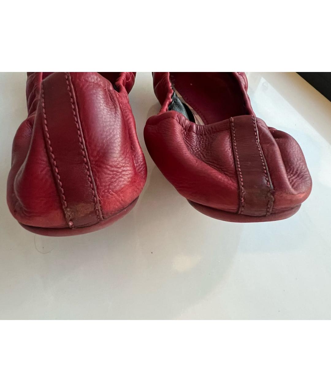 BURBERRY Красные кожаные балетки, фото 3