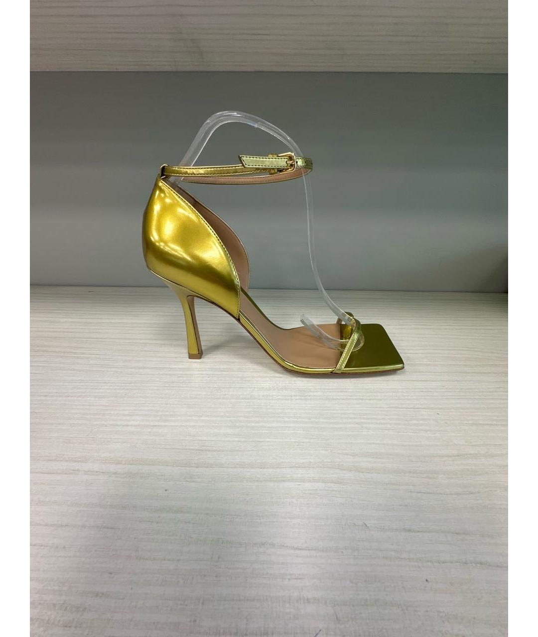 BOTTEGA VENETA Золотые кожаные босоножки, фото 6