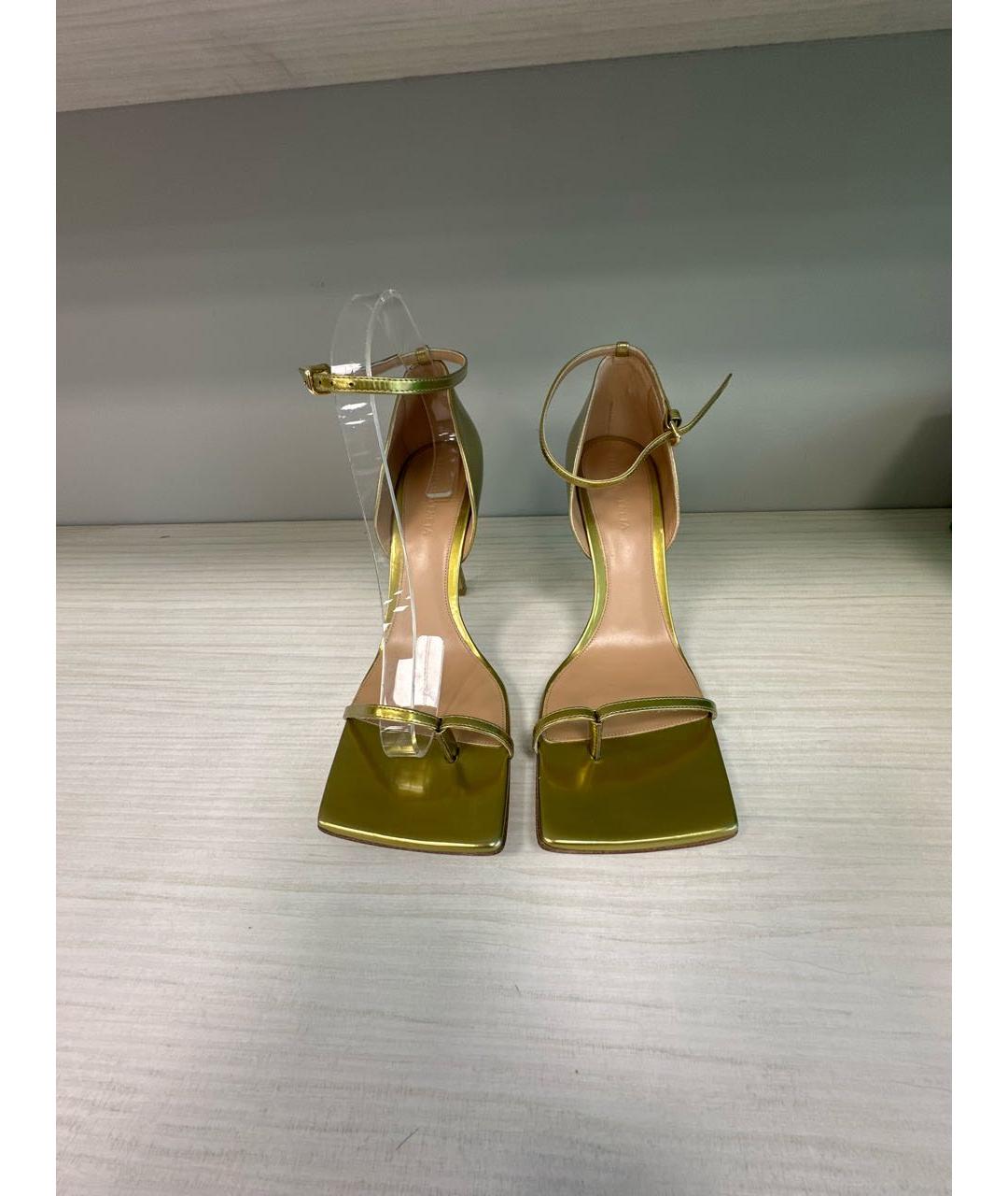 BOTTEGA VENETA Золотые кожаные босоножки, фото 2
