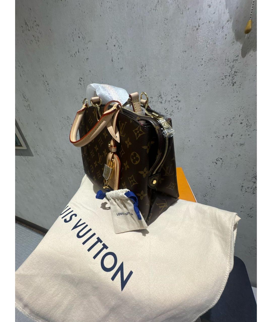 LOUIS VUITTON Коричневая сумка с короткими ручками, фото 2
