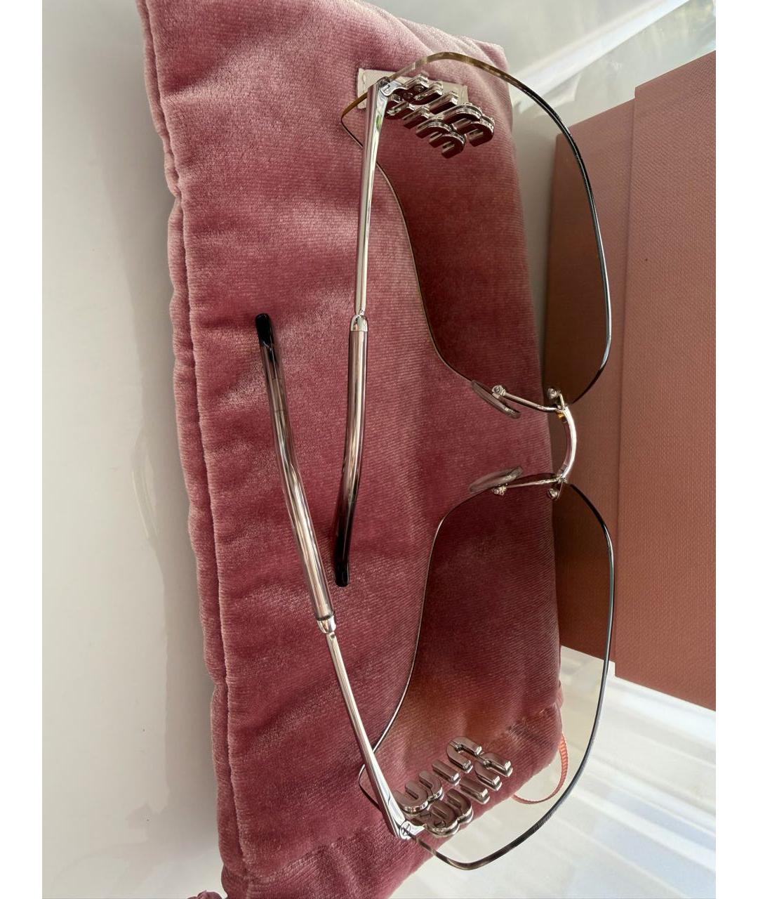 MIU MIU Бежевые металлические солнцезащитные очки, фото 3