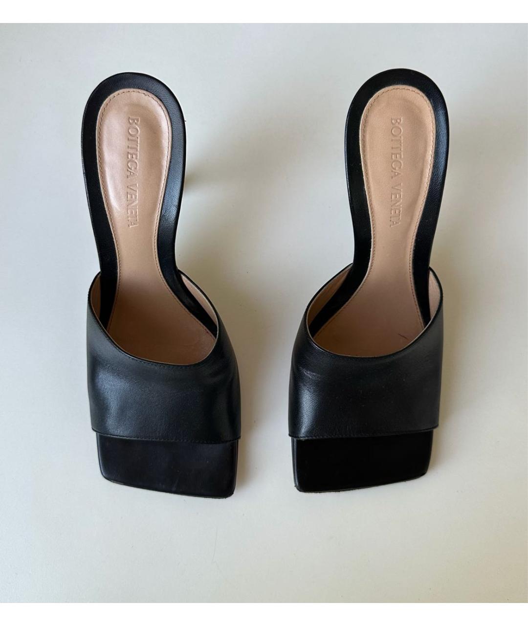BOTTEGA VENETA Черные кожаные мюли, фото 2