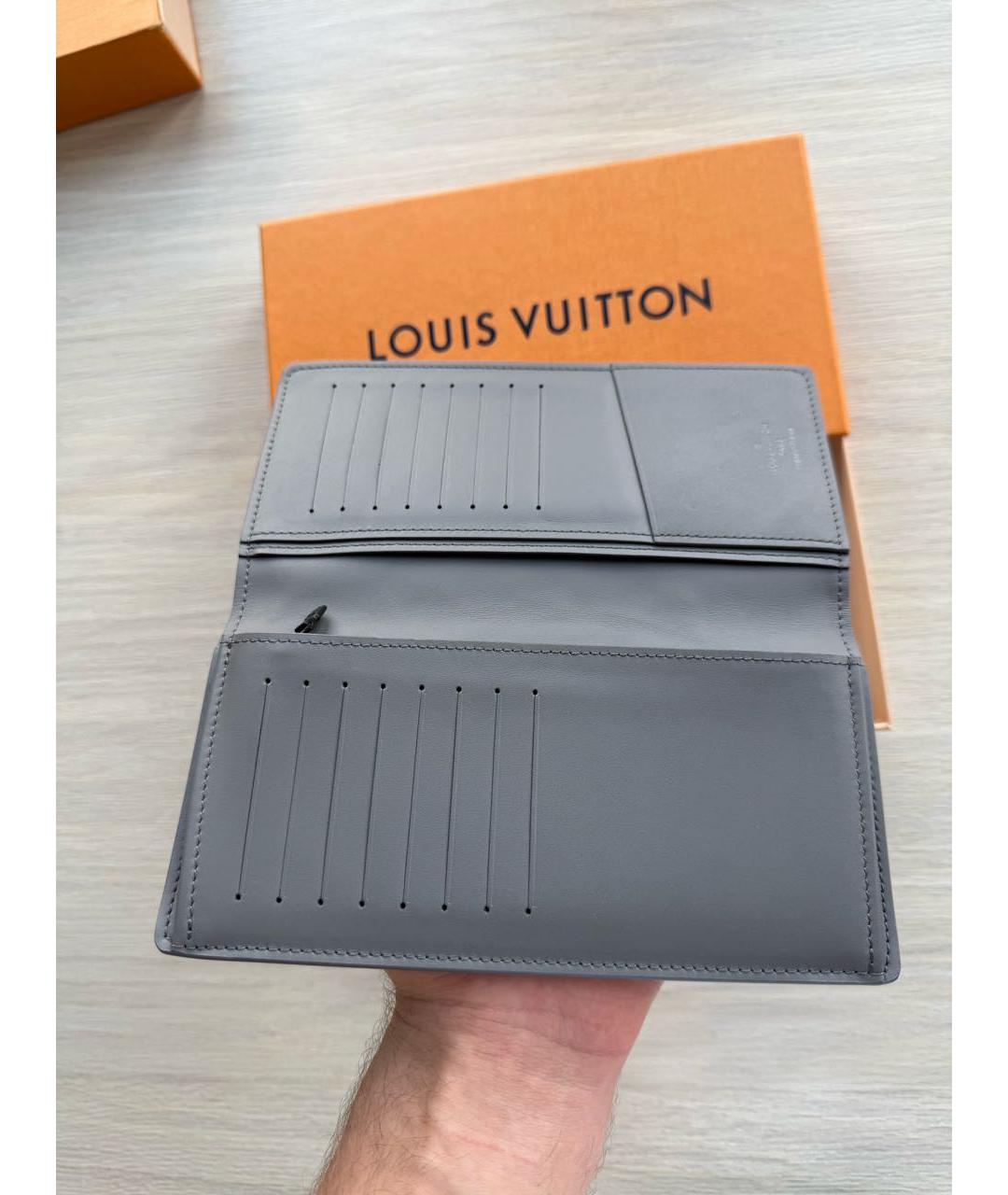 LOUIS VUITTON Серый кожаный кошелек, фото 2