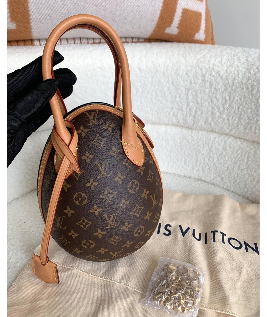 LOUIS VUITTON Коричневая кожаная сумка с короткими ручками, фото 5