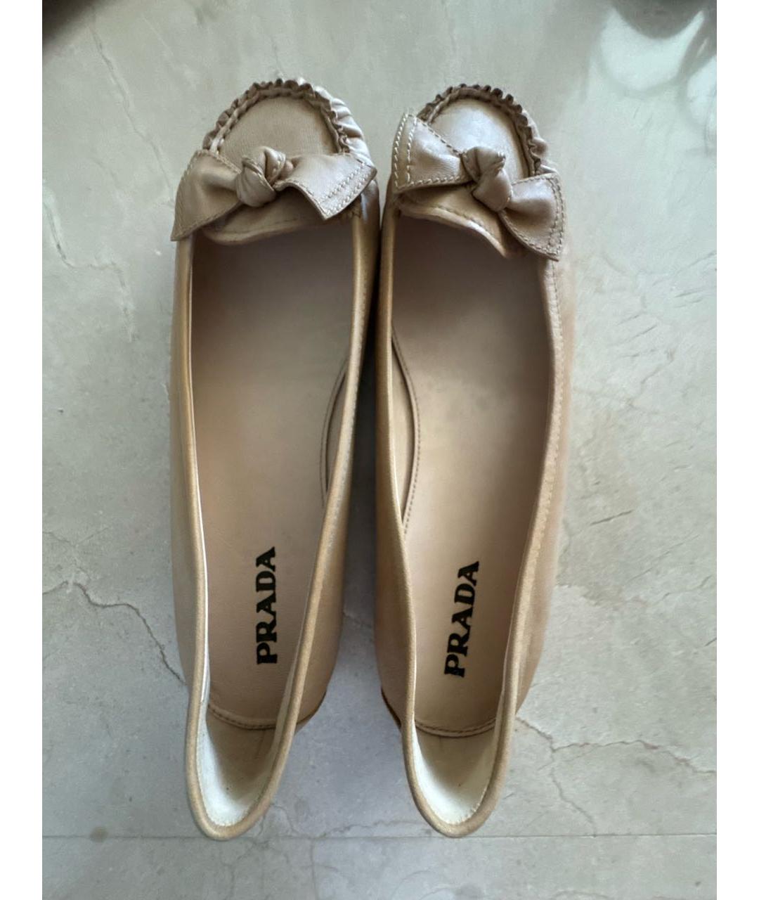 PRADA Бежевые кожаные лоферы, фото 4