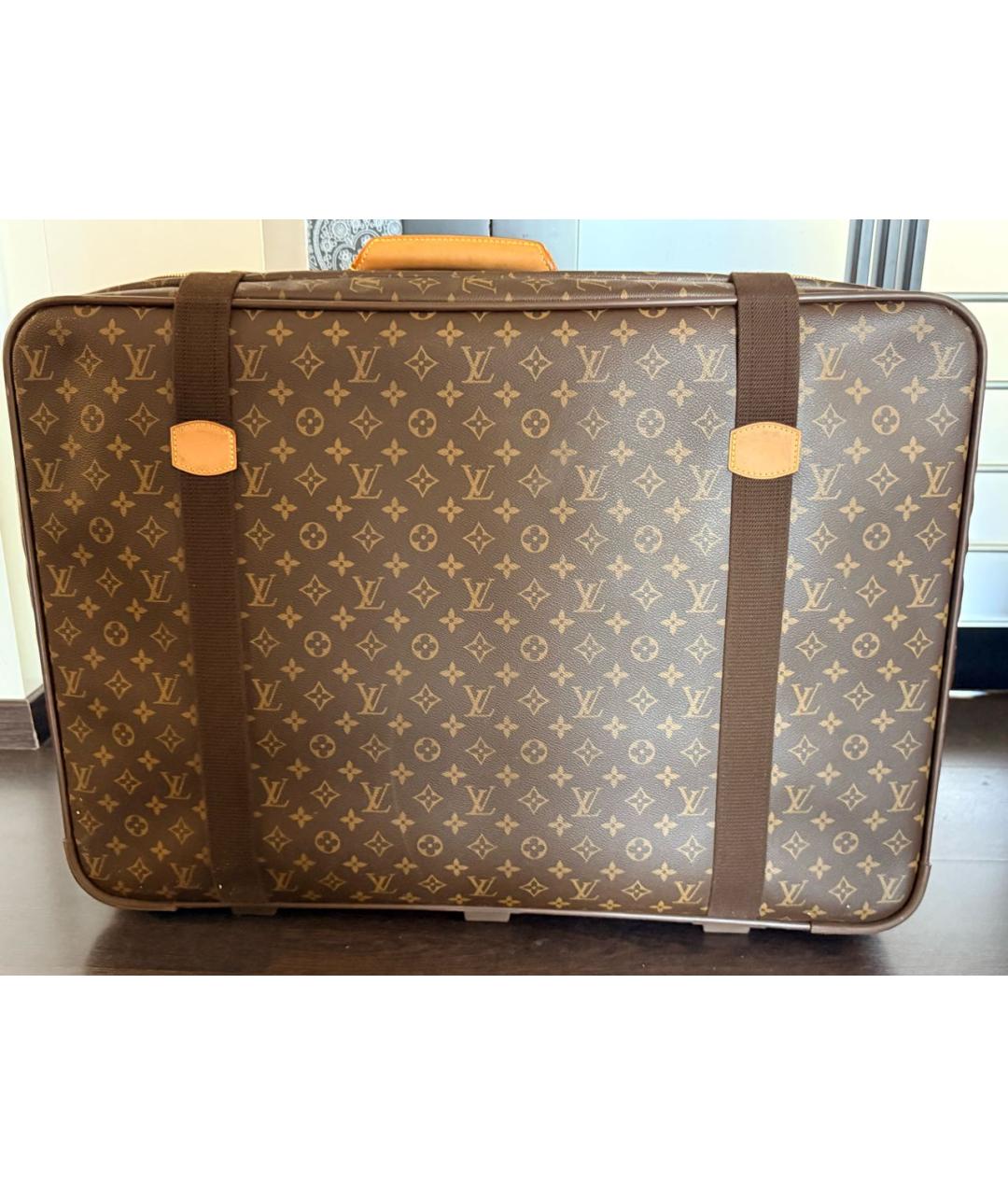 LOUIS VUITTON Коричневый кожаный чемодан, фото 2